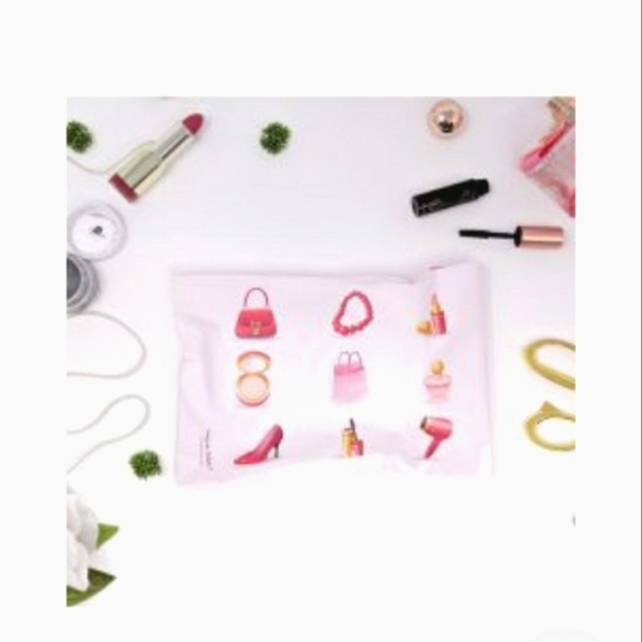 6x9 Cosmetic Bags, Mailers. Price is (FIRM) Unless you Bundle Multiple Items! - Picture 7 of 7